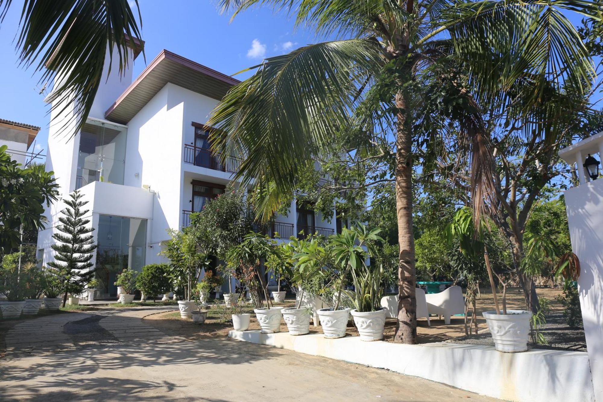 Amanda Beach Resort Passikudah Exterior photo